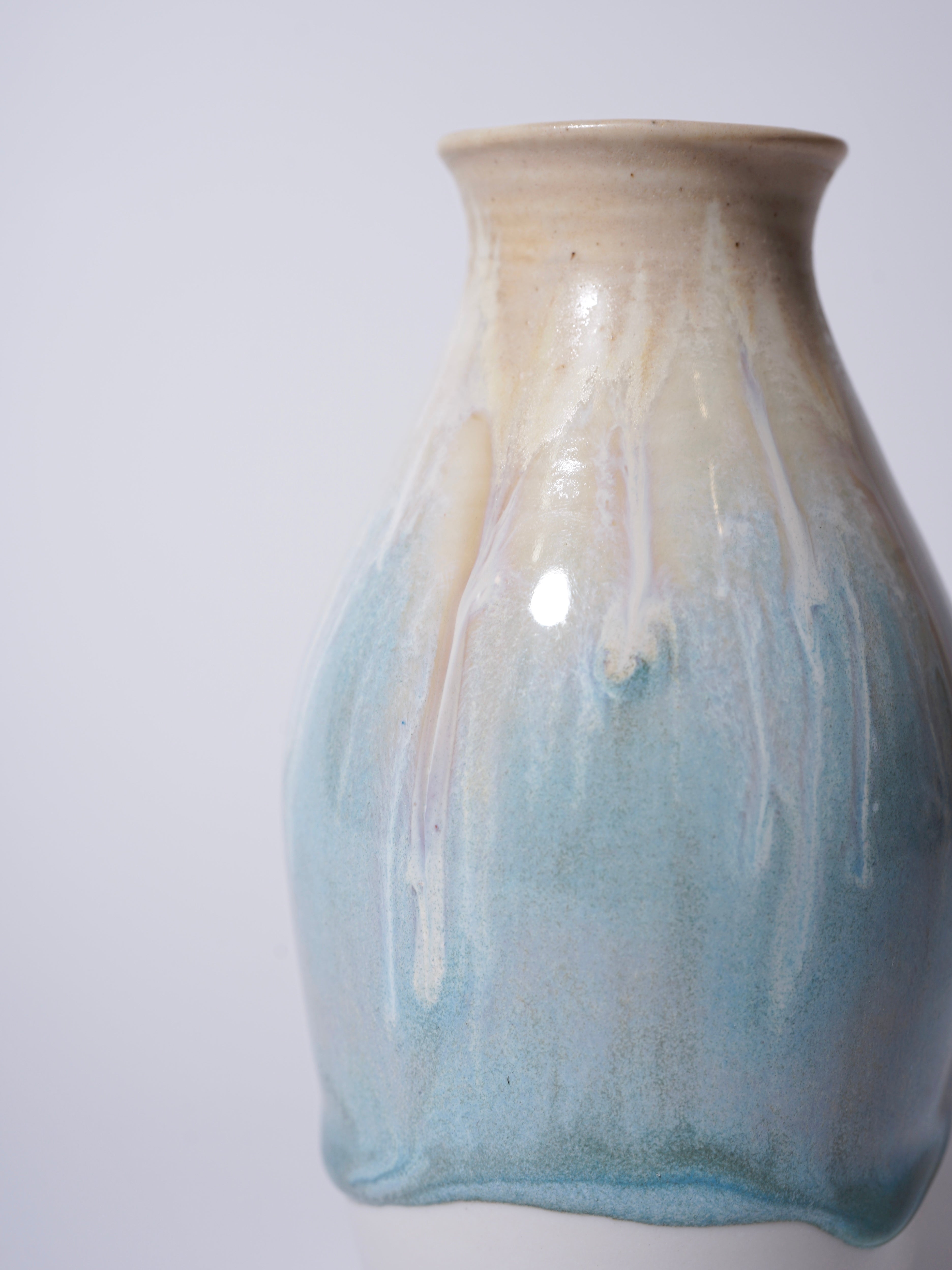 Coastline Mini Curvy Vase